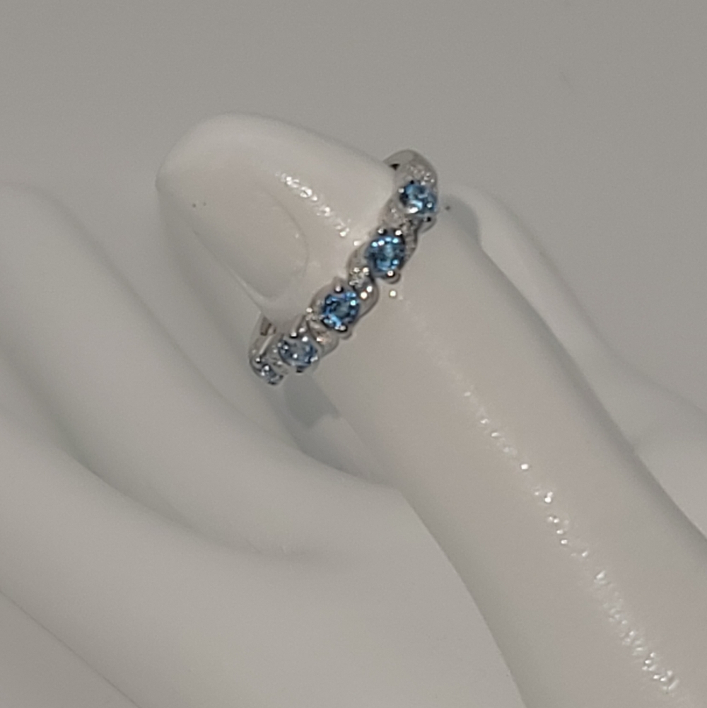 0.64ct Genuine Swiss Blue Topaz 925 Ring Size 8 New